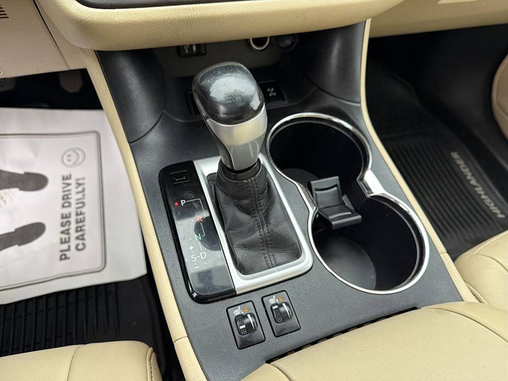 Thumbnail: 2015 Toyota Highlander - 16