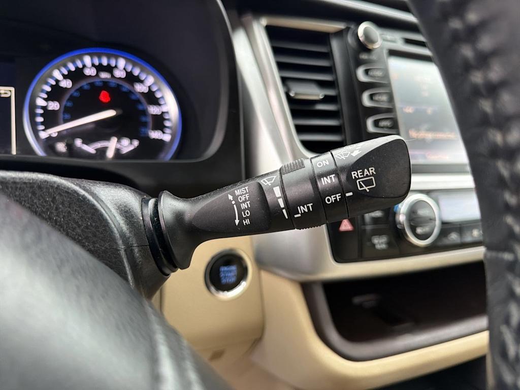 Thumbnail: 2015 Toyota Highlander - 41