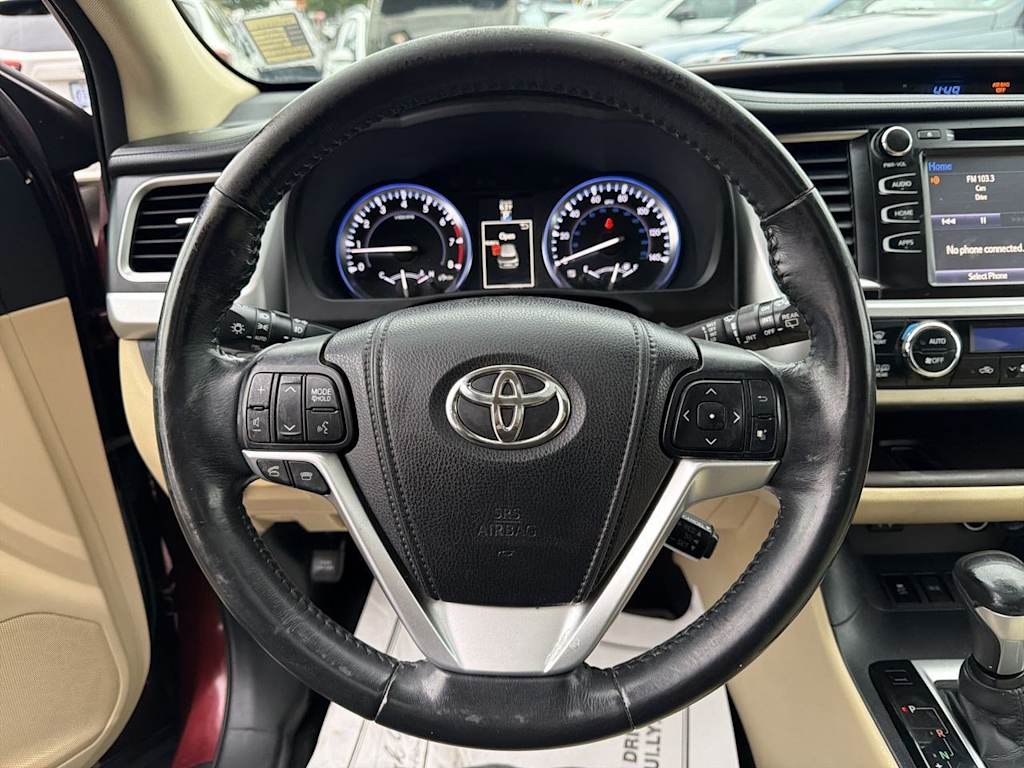 Thumbnail: 2015 Toyota Highlander - 14