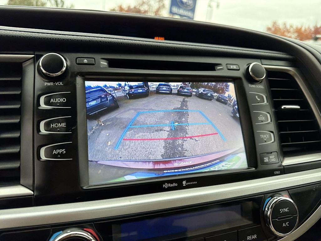 Thumbnail: 2015 Toyota Highlander - 44