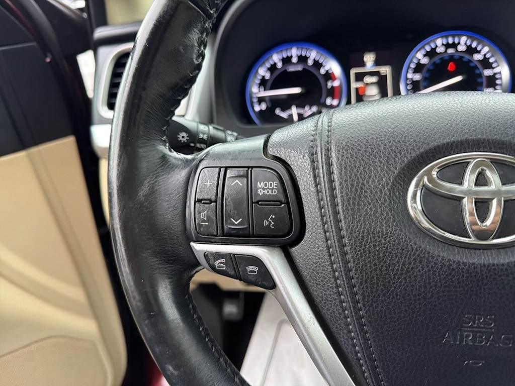 Thumbnail: 2015 Toyota Highlander - 39