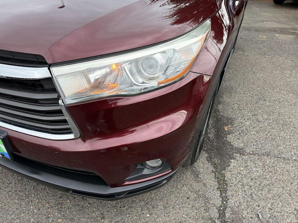 Thumbnail: 2015 Toyota Highlander - 32
