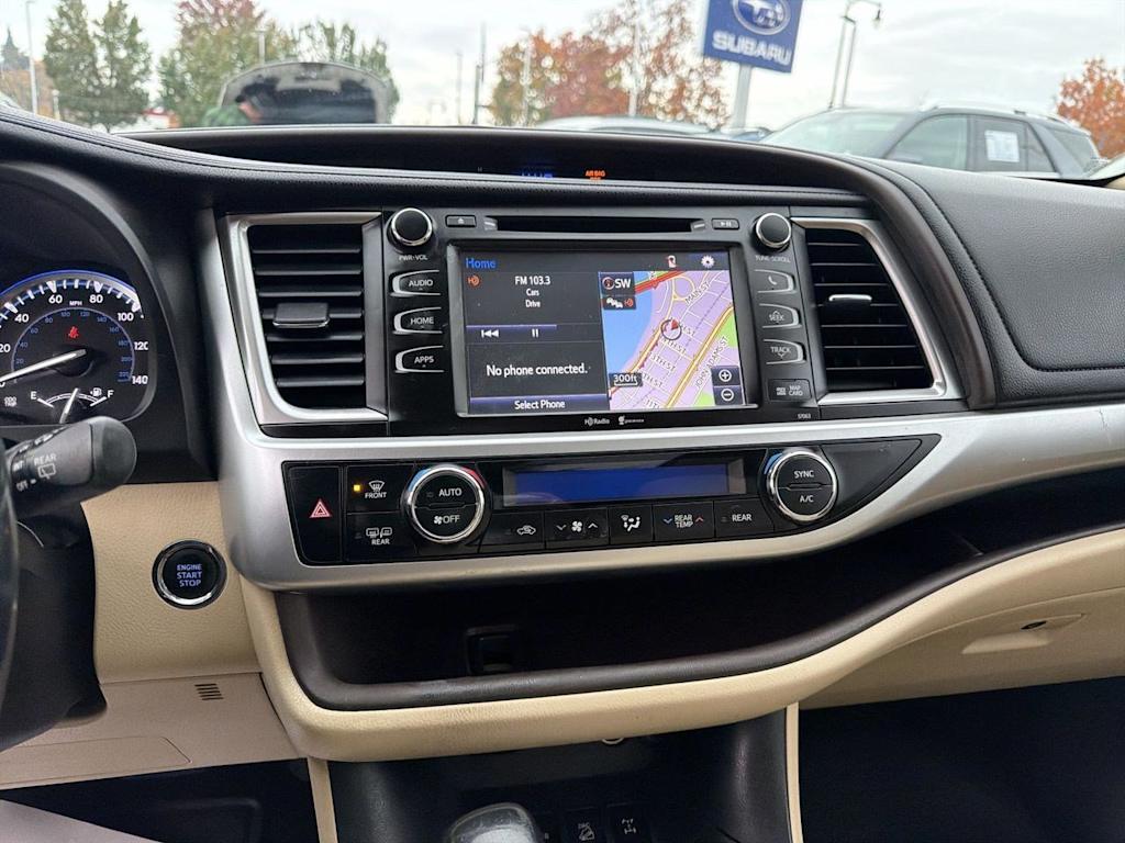 Thumbnail: 2015 Toyota Highlander - 15