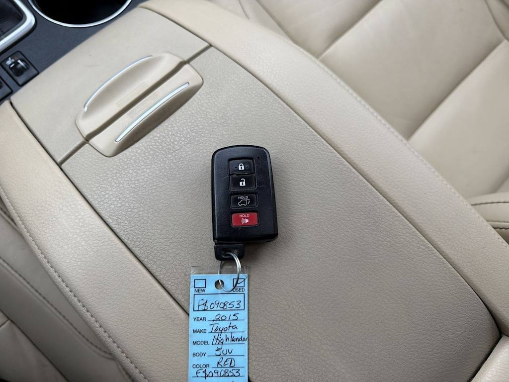 Thumbnail: 2015 Toyota Highlander - 19
