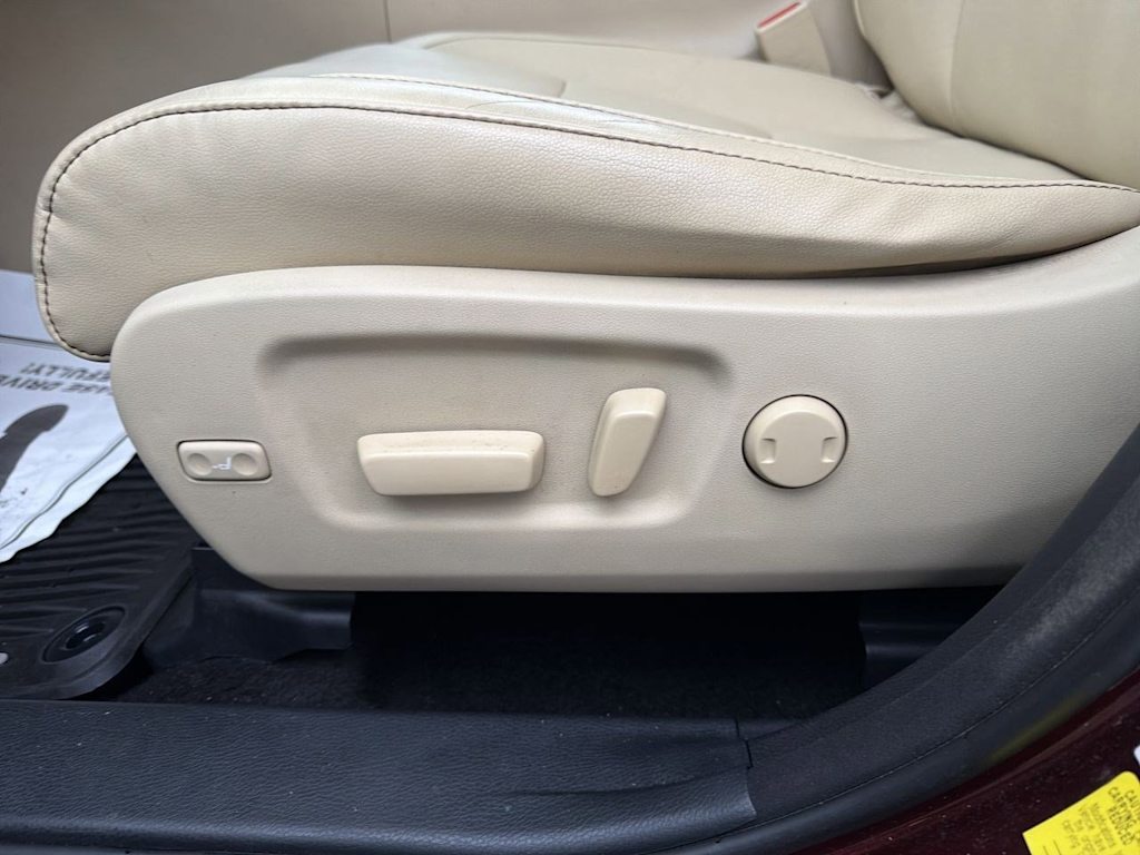 Thumbnail: 2015 Toyota Highlander - 34