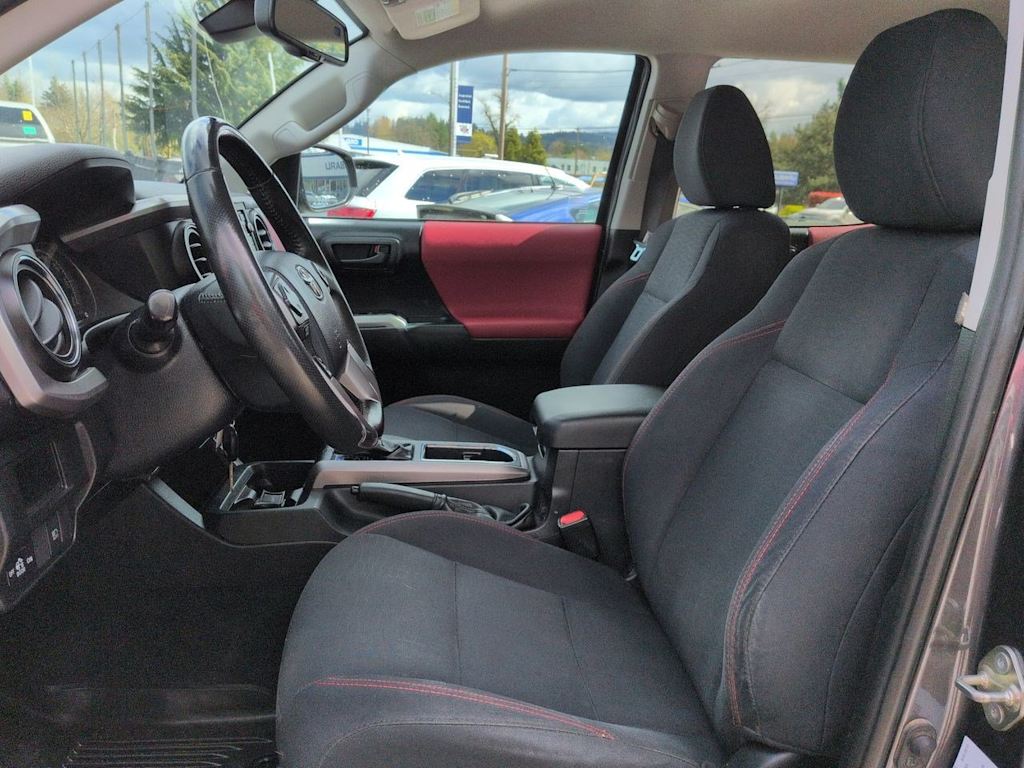 Thumbnail: 2019 Toyota Tacoma - 11