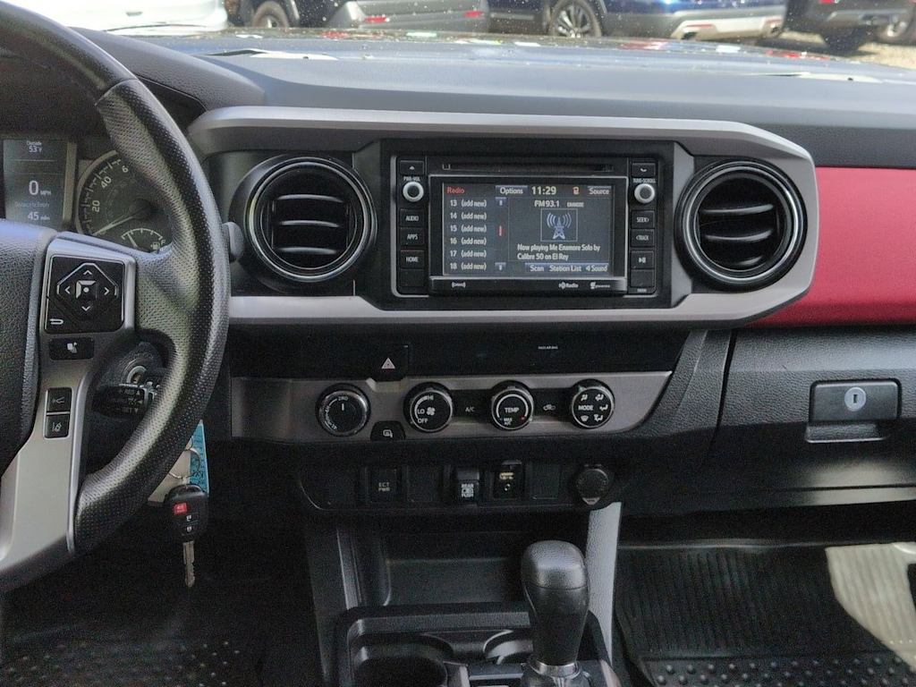 Thumbnail: 2019 Toyota Tacoma - 15
