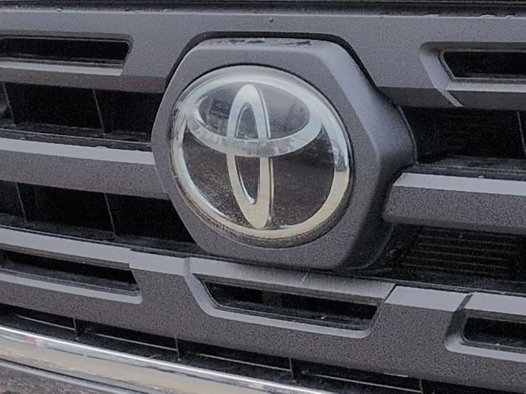 Thumbnail: 2019 Toyota Tacoma - 7