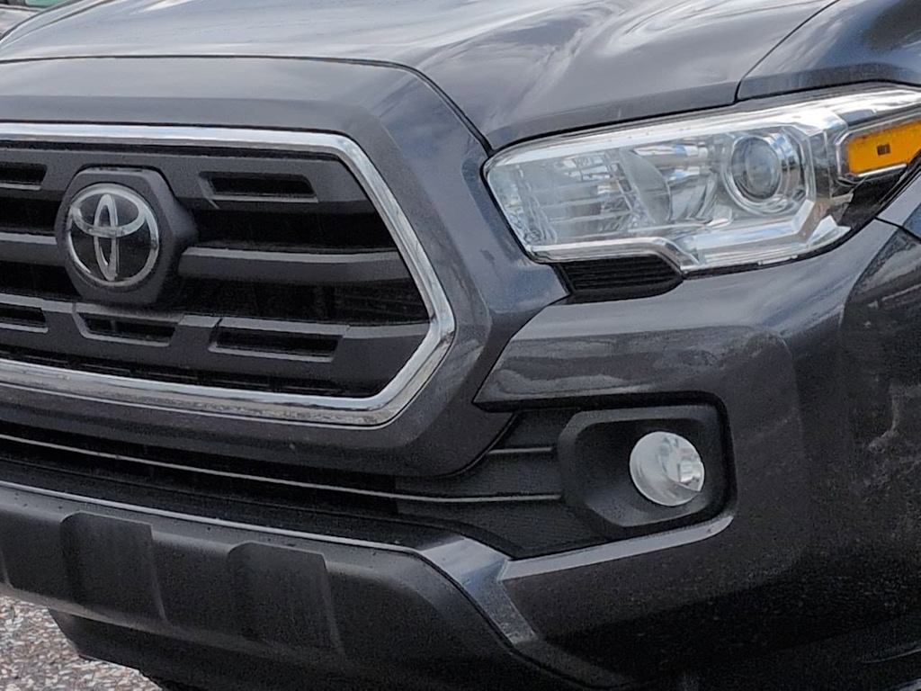 Thumbnail: 2019 Toyota Tacoma - 24