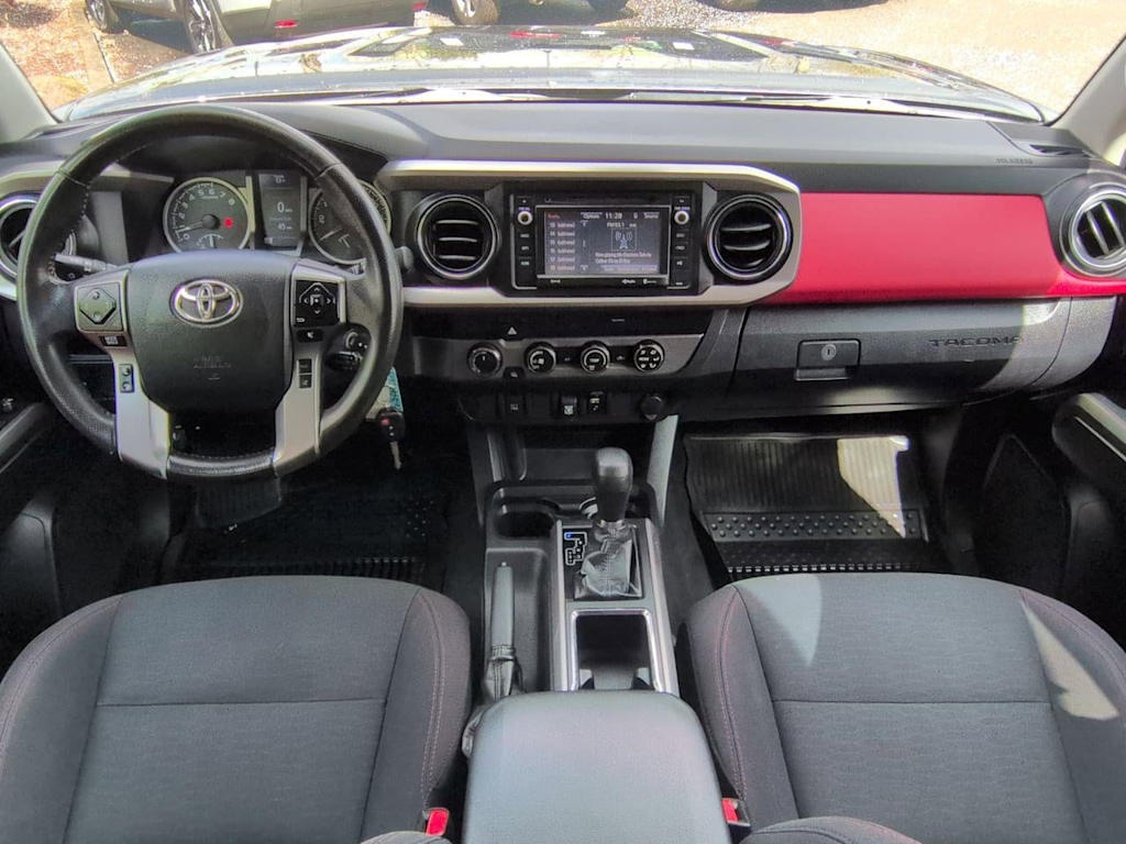 Thumbnail: 2019 Toyota Tacoma - 10