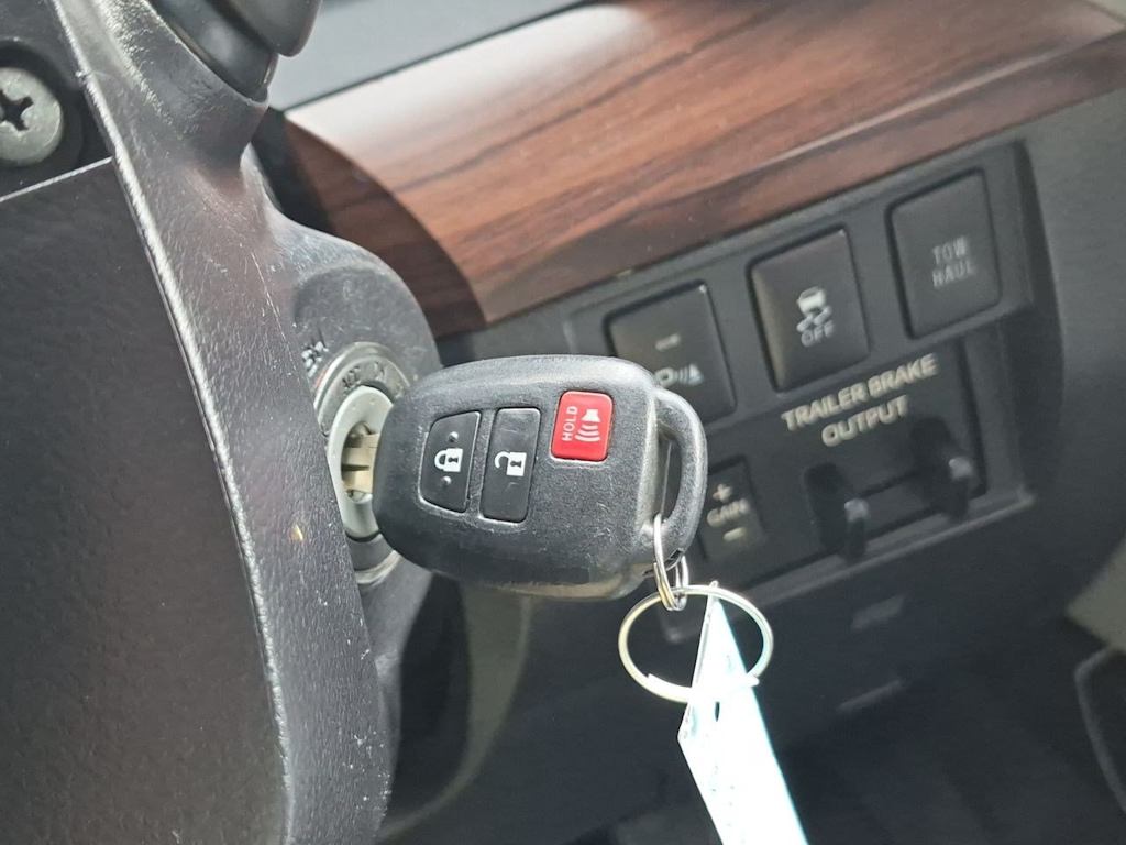 Thumbnail: 2019 Toyota Tundra - 19
