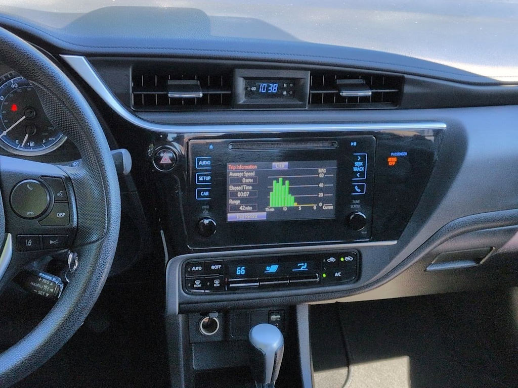 Thumbnail: 2018 Toyota Corolla - 15