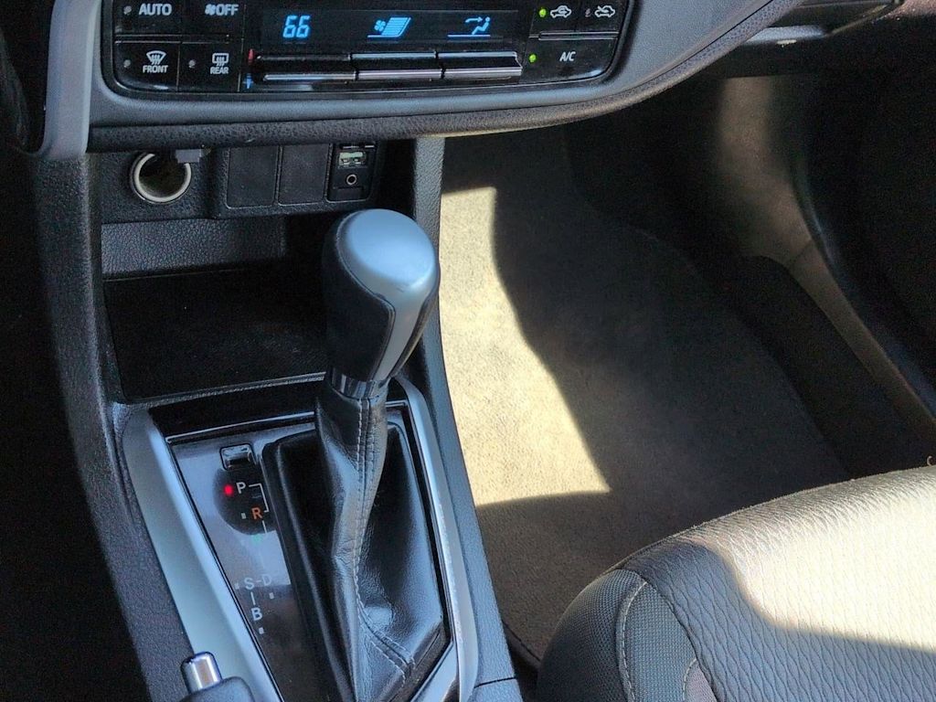 Thumbnail: 2018 Toyota Corolla - 16