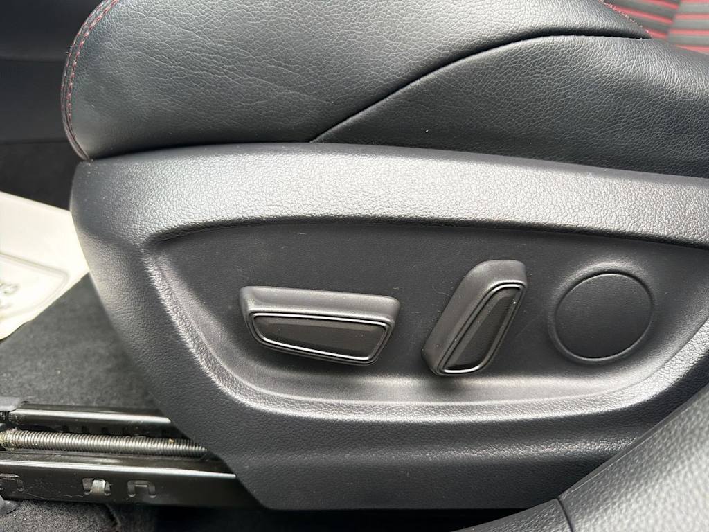 Thumbnail: 2023 Toyota Corolla - 33