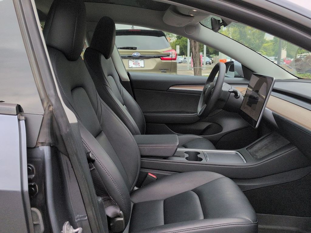 Thumbnail: 2023 Tesla Model 3 - 11