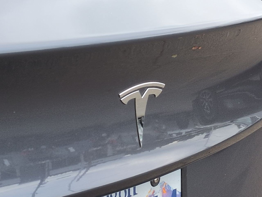 Thumbnail: 2023 Tesla Model 3 - 7