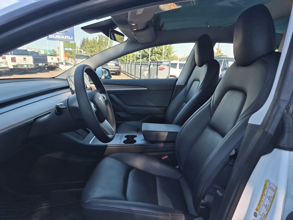 Thumbnail: 2023 Tesla Model 3 - 9