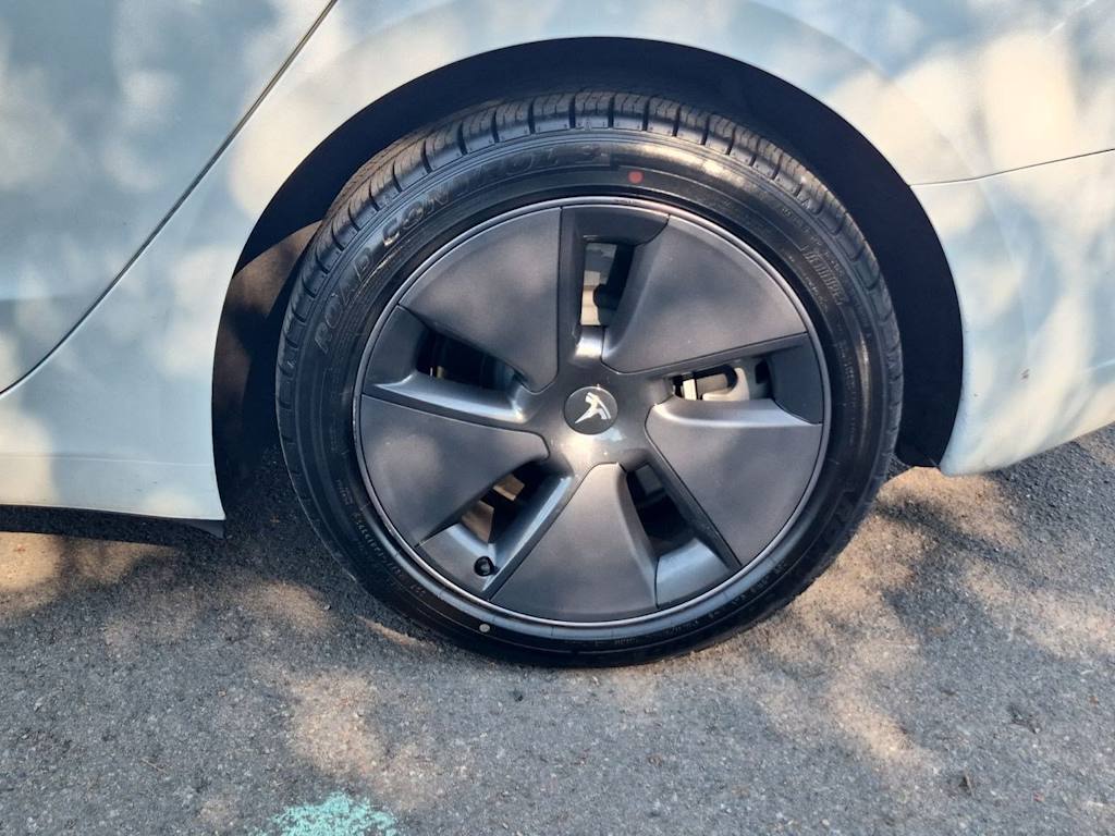 Thumbnail: 2023 Tesla Model 3 - 7