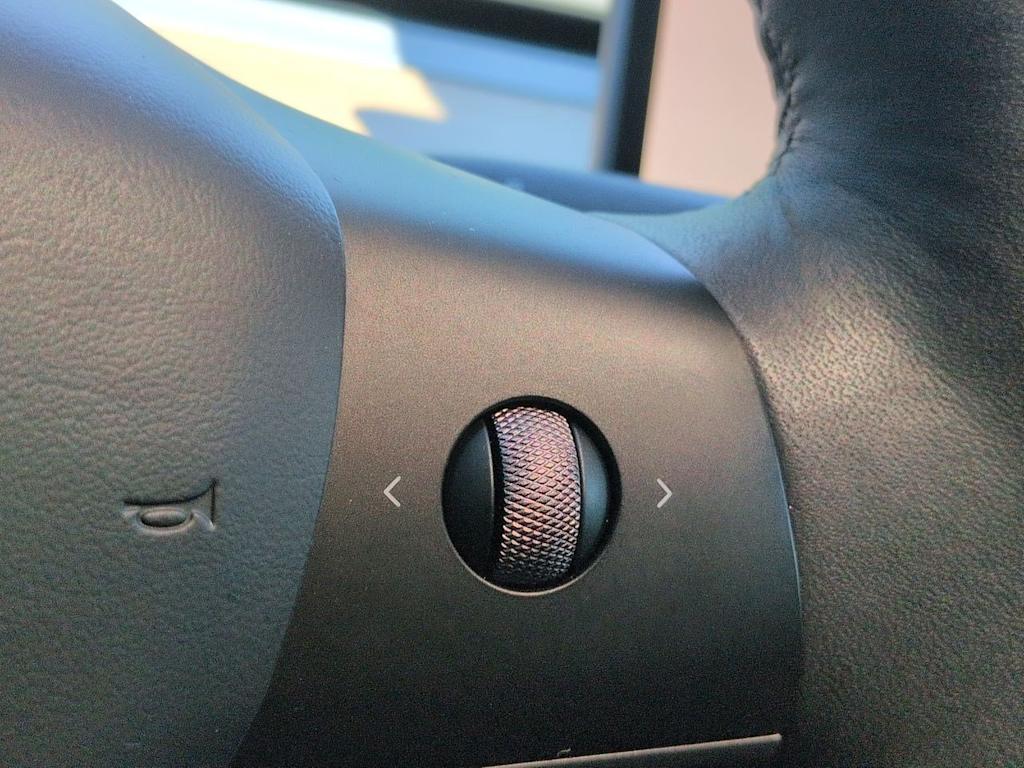 Thumbnail: 2023 Tesla Model 3 - 27