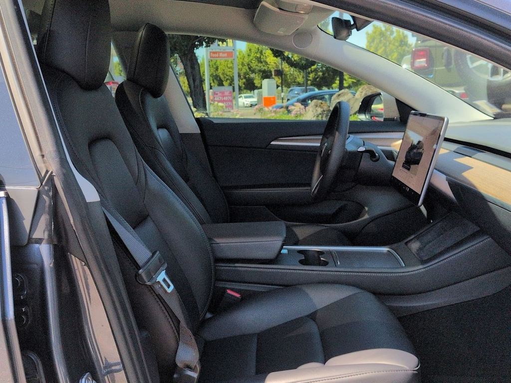 Thumbnail: 2023 Tesla Model 3 - 11