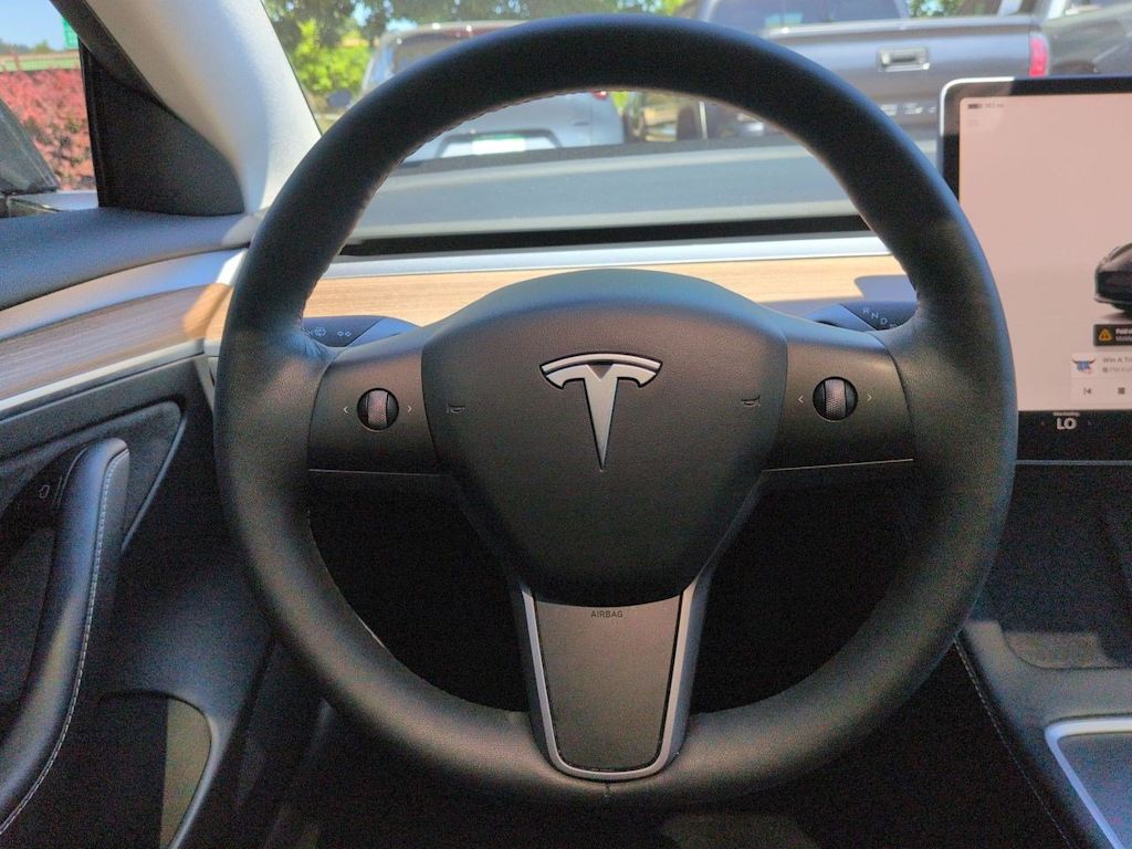 Thumbnail: 2023 Tesla Model 3 - 9