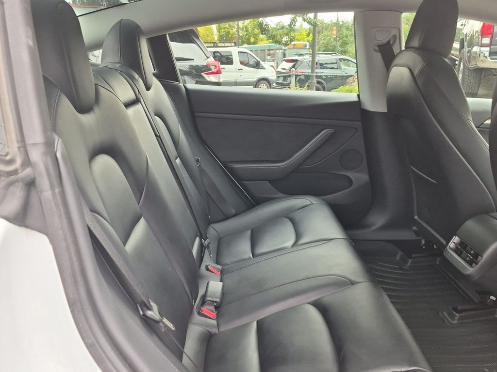 Thumbnail: 2022 Tesla Model 3 - 25