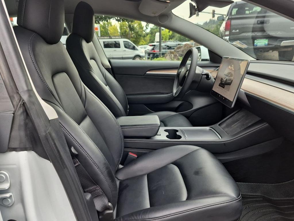 Thumbnail: 2022 Tesla Model 3 - 11