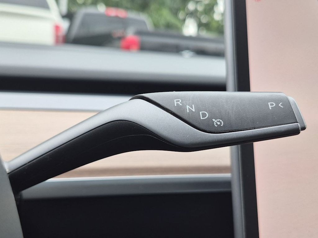 Thumbnail: 2022 Tesla Model 3 - 32