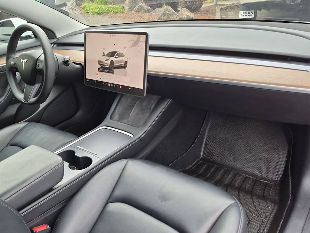 Thumbnail: 2022 Tesla Model 3 - 2