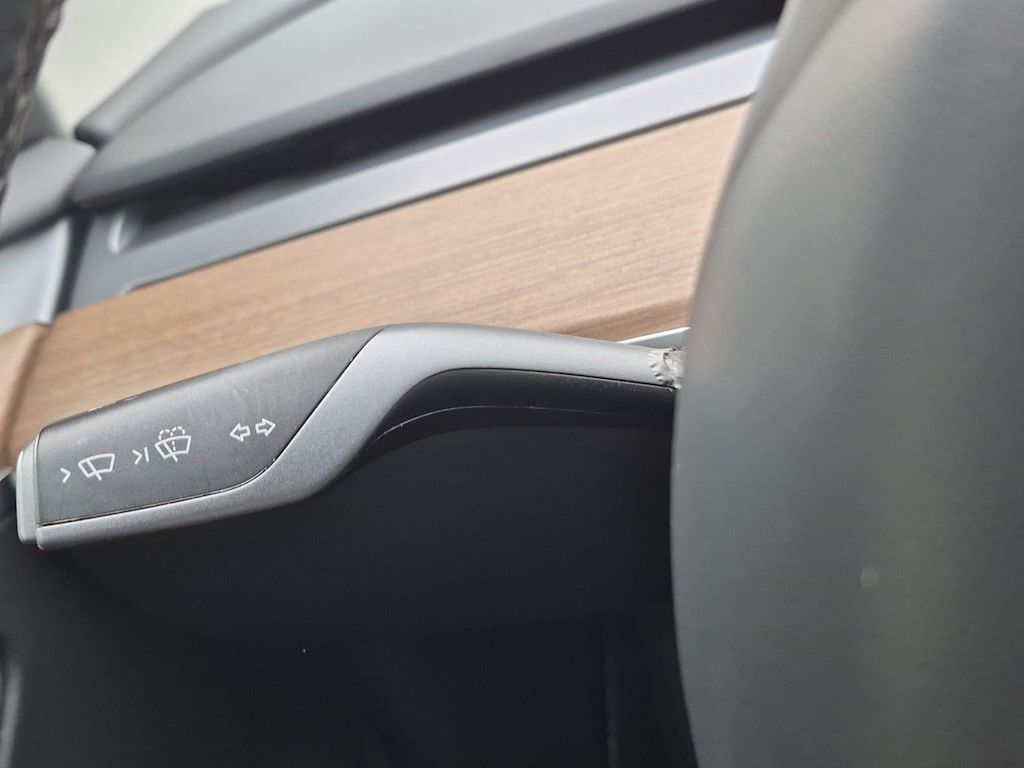 Thumbnail: 2022 Tesla Model 3 - 28