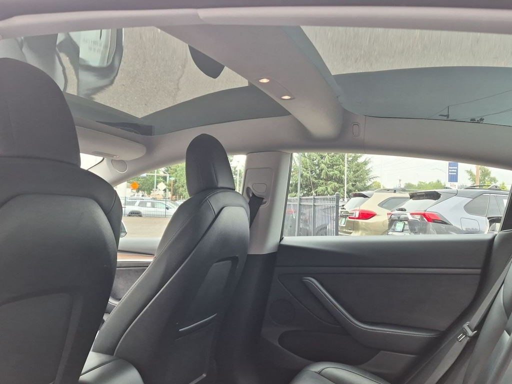 Thumbnail: 2022 Tesla Model 3 - 23