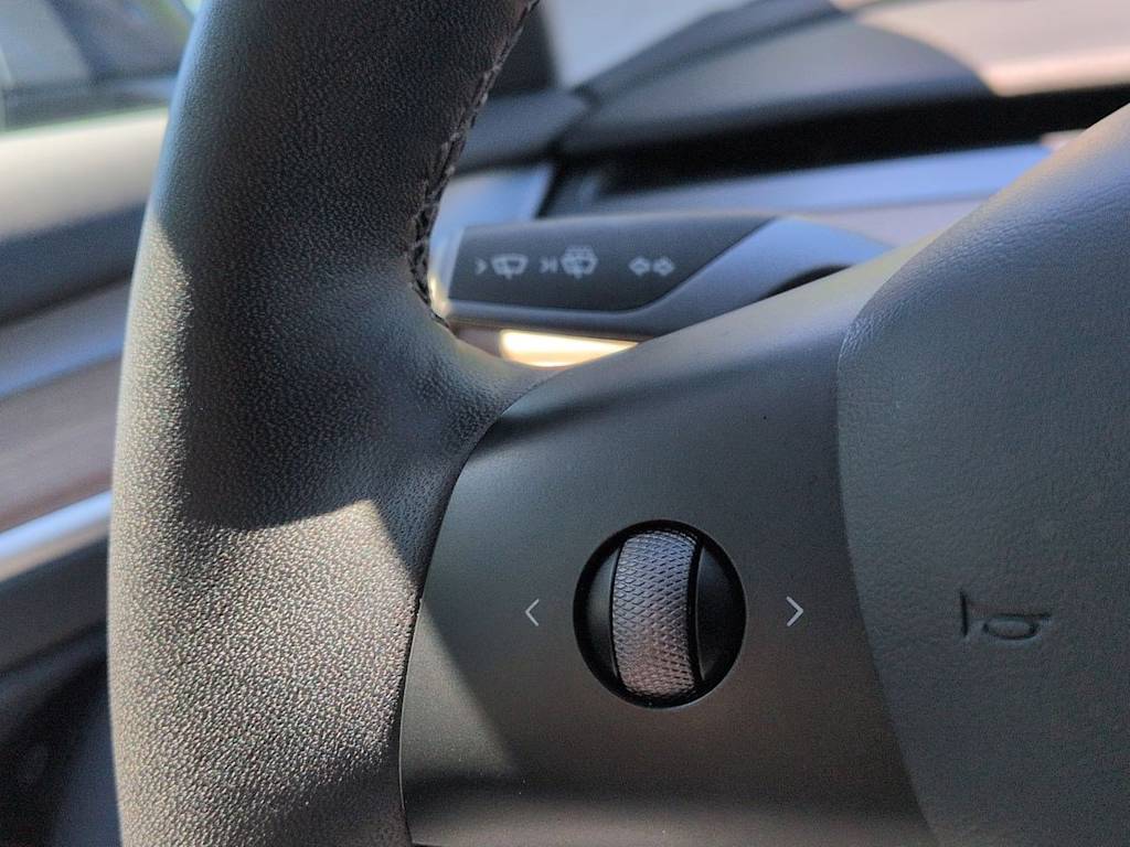Thumbnail: 2023 Tesla Model 3 - 26