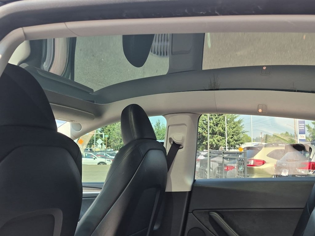 Thumbnail: 2023 Tesla Model Y - 24