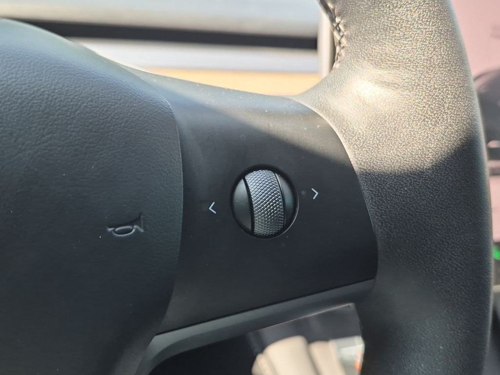 Thumbnail: 2023 Tesla Model Y - 29