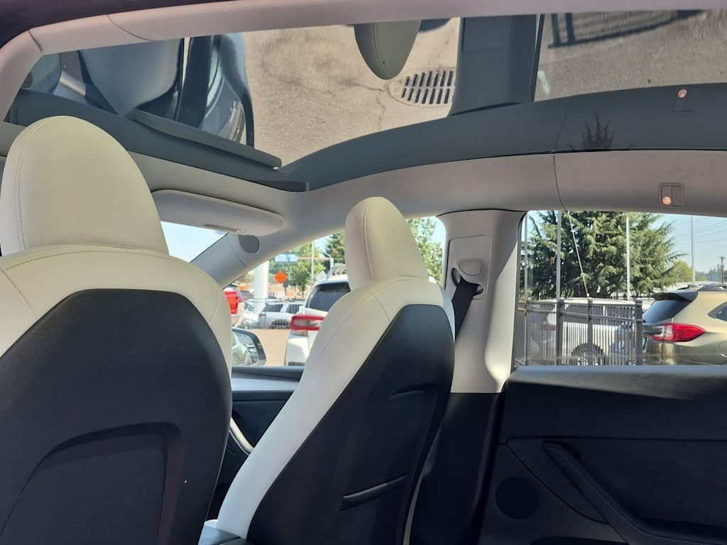 Thumbnail: 2024 Tesla Model Y - 26