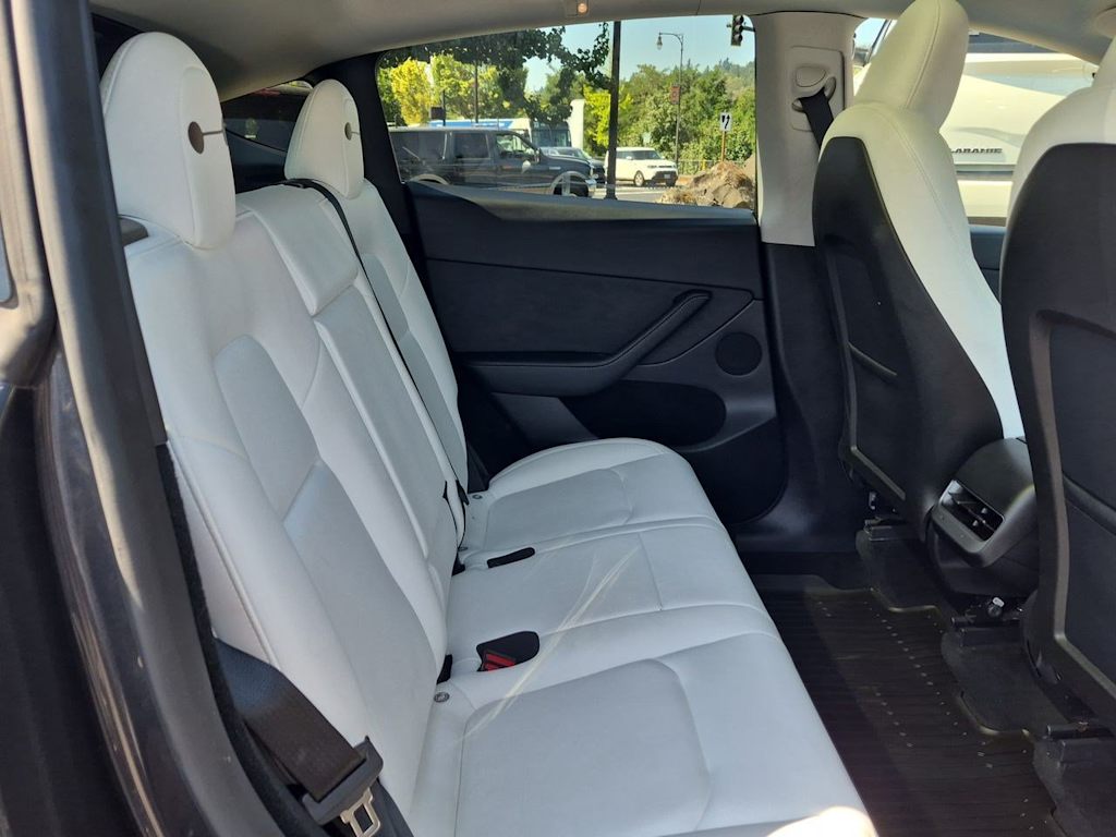 Thumbnail: 2024 Tesla Model Y - 27