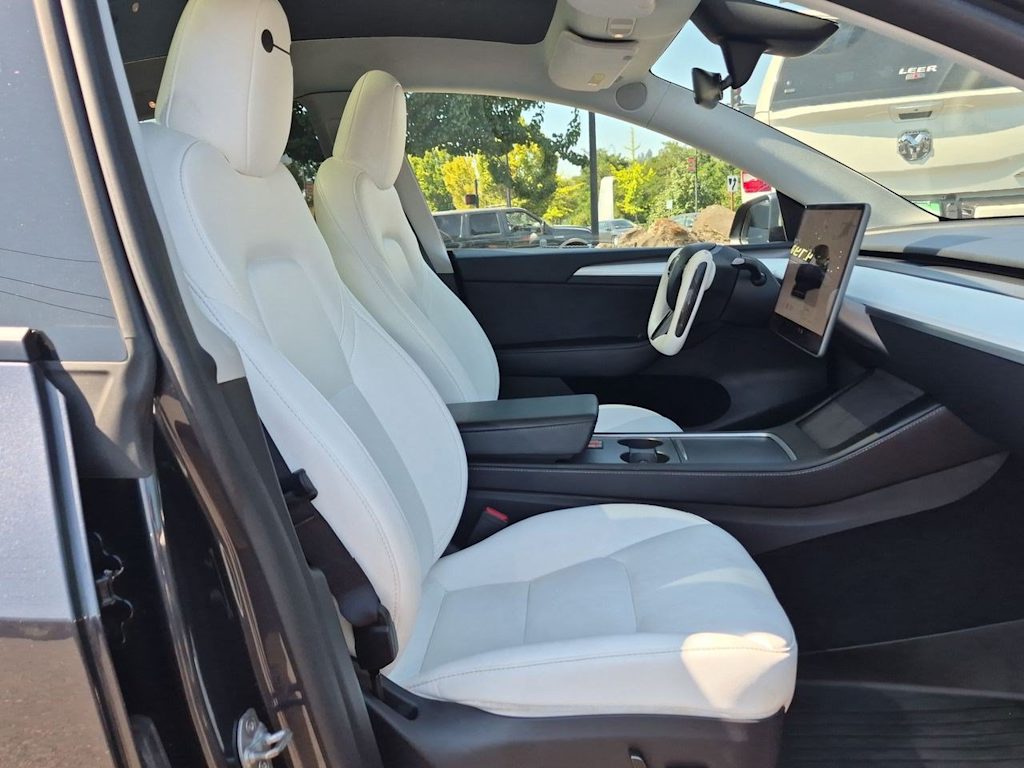 Thumbnail: 2024 Tesla Model Y - 11