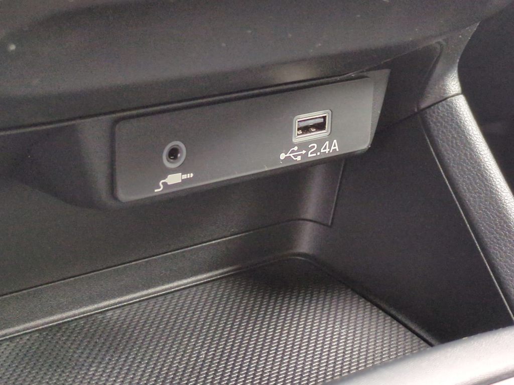 2025 Subaru Impreza Base 37