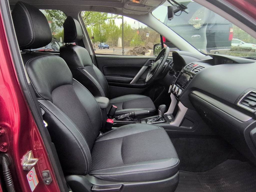 Thumbnail: 2017 Subaru Forester - 11