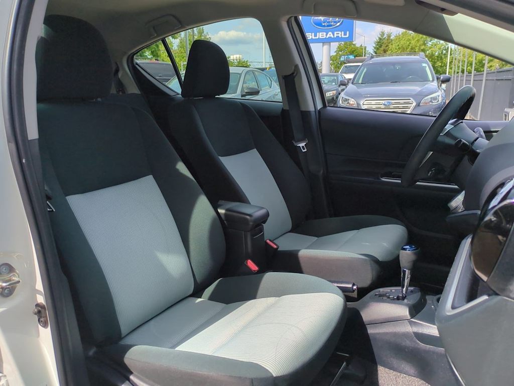 Thumbnail: 2016 Toyota Prius c - 12