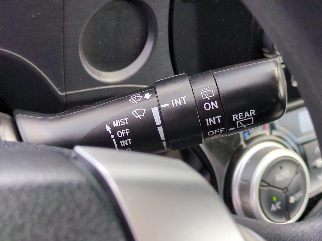 Thumbnail: 2016 Toyota Prius c - 17