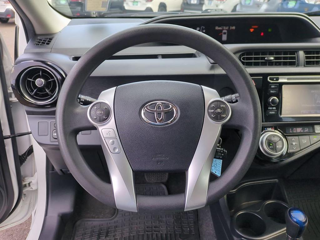 Thumbnail: 2016 Toyota Prius c - 14