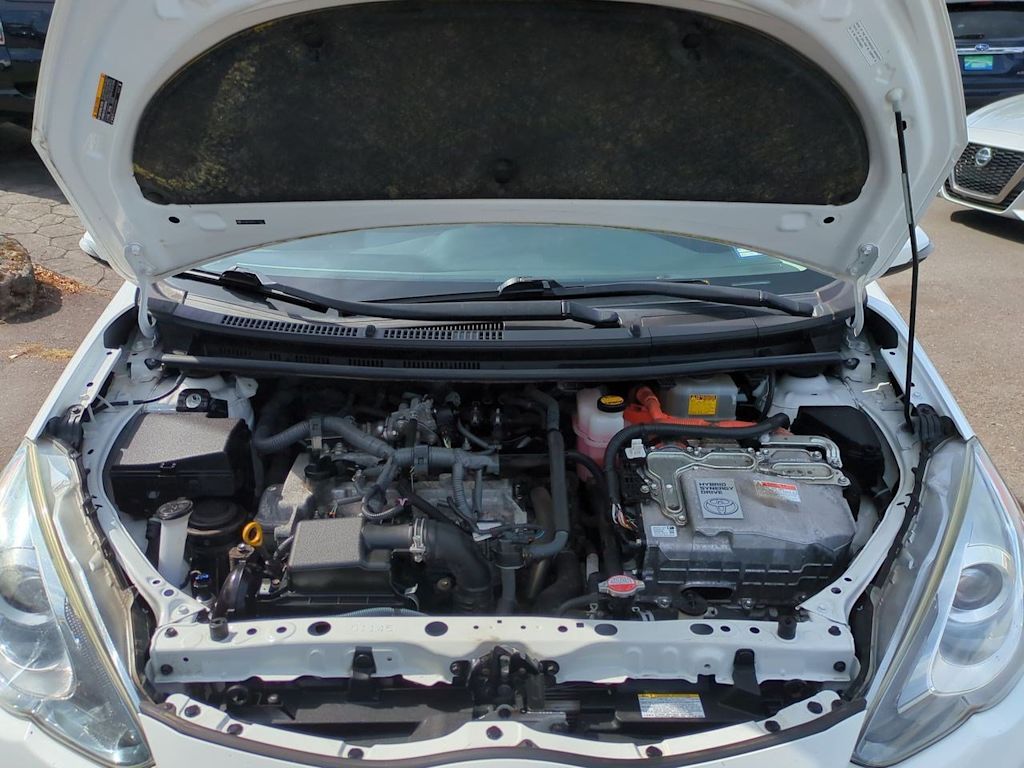 Thumbnail: 2016 Toyota Prius c - 9