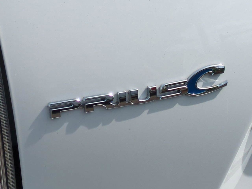 Thumbnail: 2016 Toyota Prius c - 25
