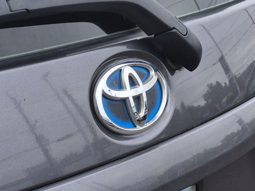 Thumbnail: 2012 Toyota Prius c - 6
