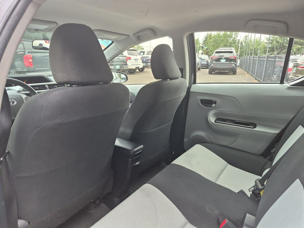 Thumbnail: 2012 Toyota Prius c - 11