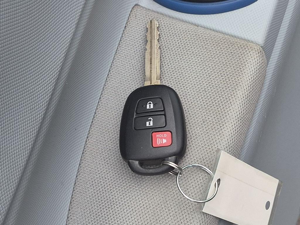 Thumbnail: 2012 Toyota Prius c - 17