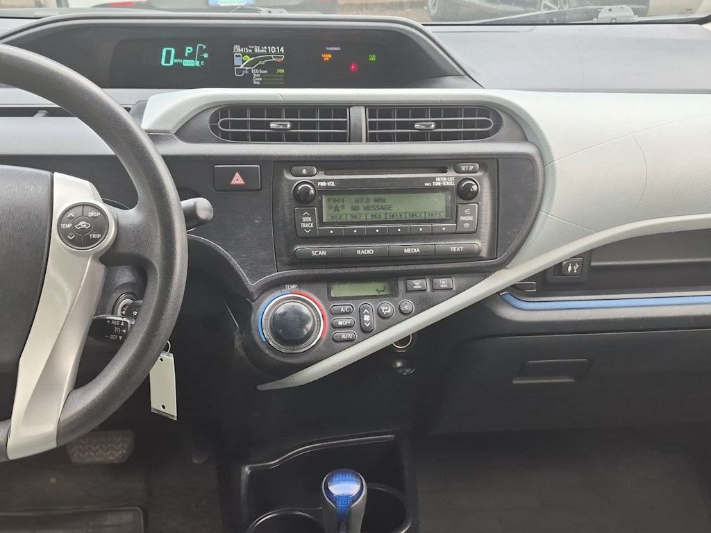 Thumbnail: 2012 Toyota Prius c - 14