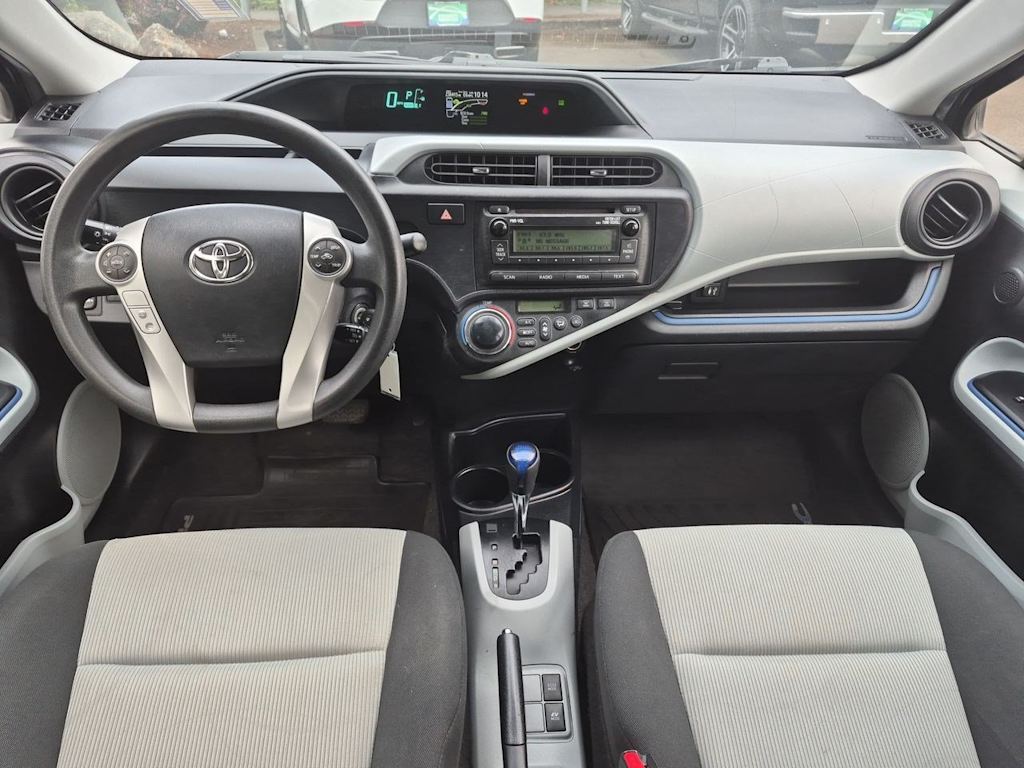 Thumbnail: 2012 Toyota Prius c - 8