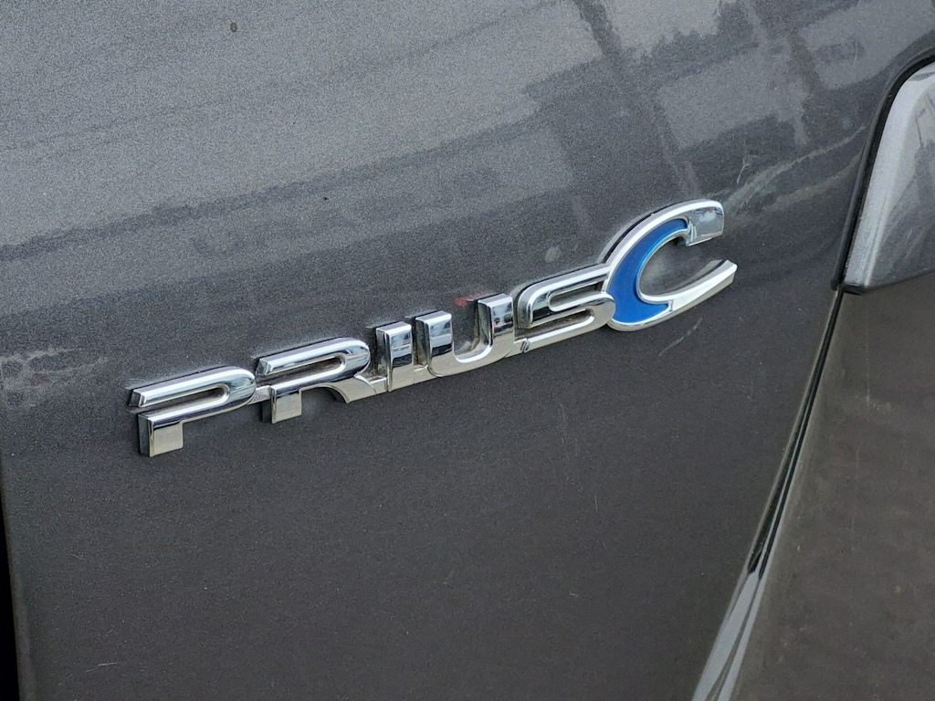 Thumbnail: 2012 Toyota Prius c - 25